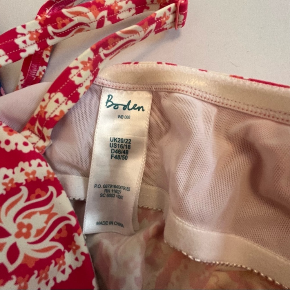 Boden Women's Swim Bikini Tops Lot of 3, Red, Green, Cream Size 16/18 - Picture 5 of 9